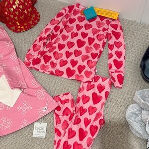 Posh Peanut Red Heart Kids Pajama Set size 5/6
